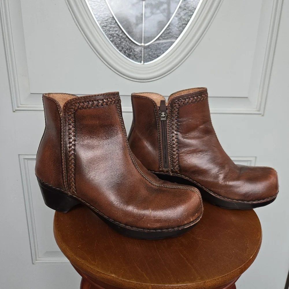 Dansko Scout Brown Leather Ankle Boots